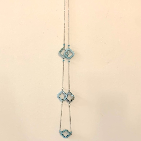 Costume jewelry long necklace turquoise glass 4 leaf clover silver tone chain. - Picture 4 of 8